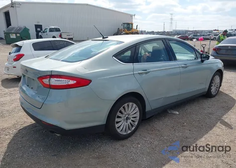 2014 Ford Fusion Hybrid S z USA, uszkodzony, nr VIN 3FA6P0UUXER369108